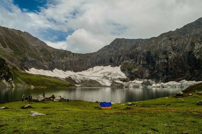 Ratti Gali Lake